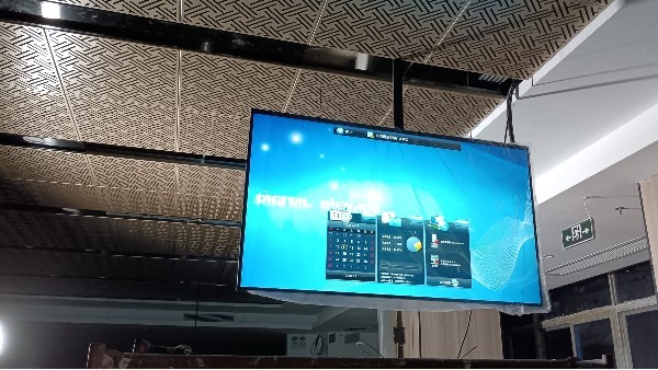 解析：雙面廣告機(jī)能不能增加觸摸功能？有什么優(yōu)勢(shì)？